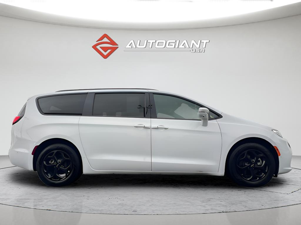 used 2021 Chrysler Pacifica Hybrid car, priced at $26,996