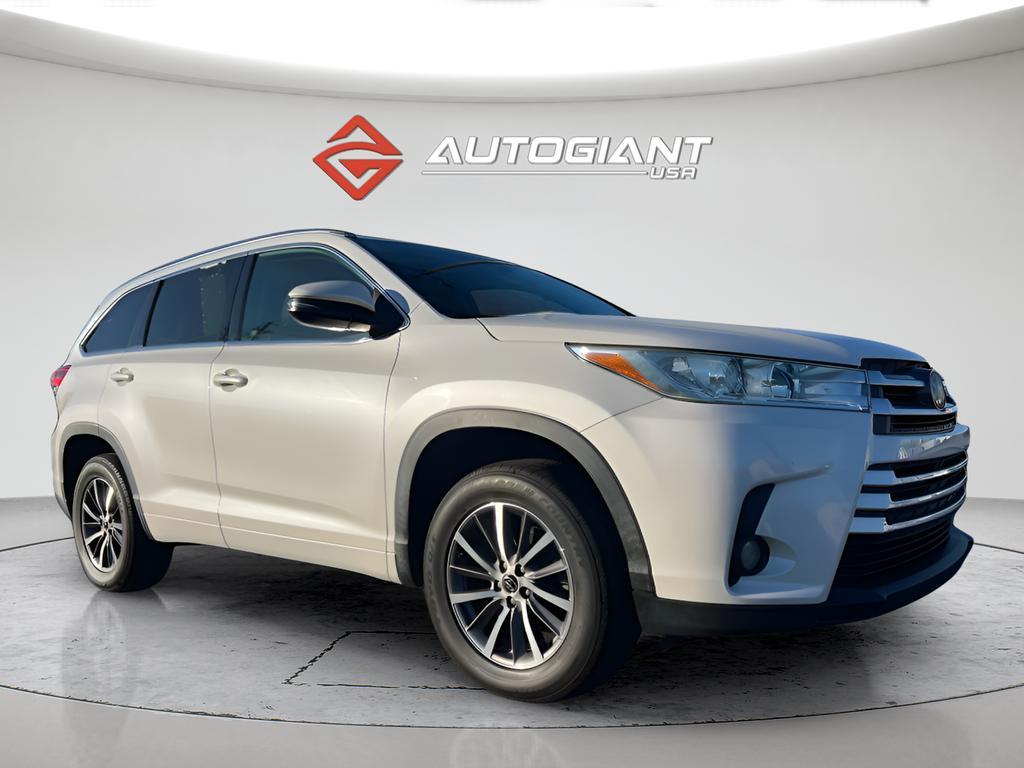 used 2018 Toyota Highlander car, priced at $23,995
