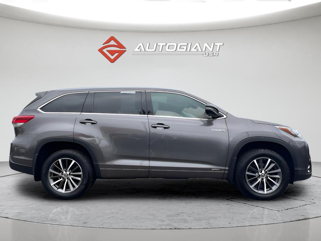 used 2018 Toyota Highlander Hybrid car, priced at $23,996