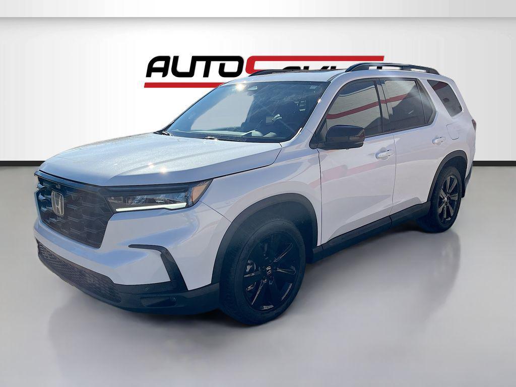 used 2025 Honda Pilot car, priced at $41,600