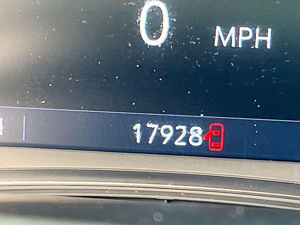 used 2023 Chevrolet Traverse car, priced at $28,500