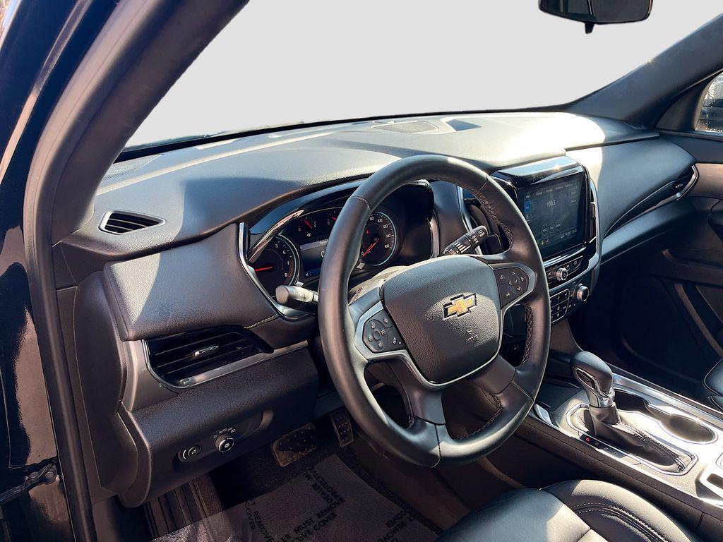 used 2023 Chevrolet Traverse car, priced at $28,500