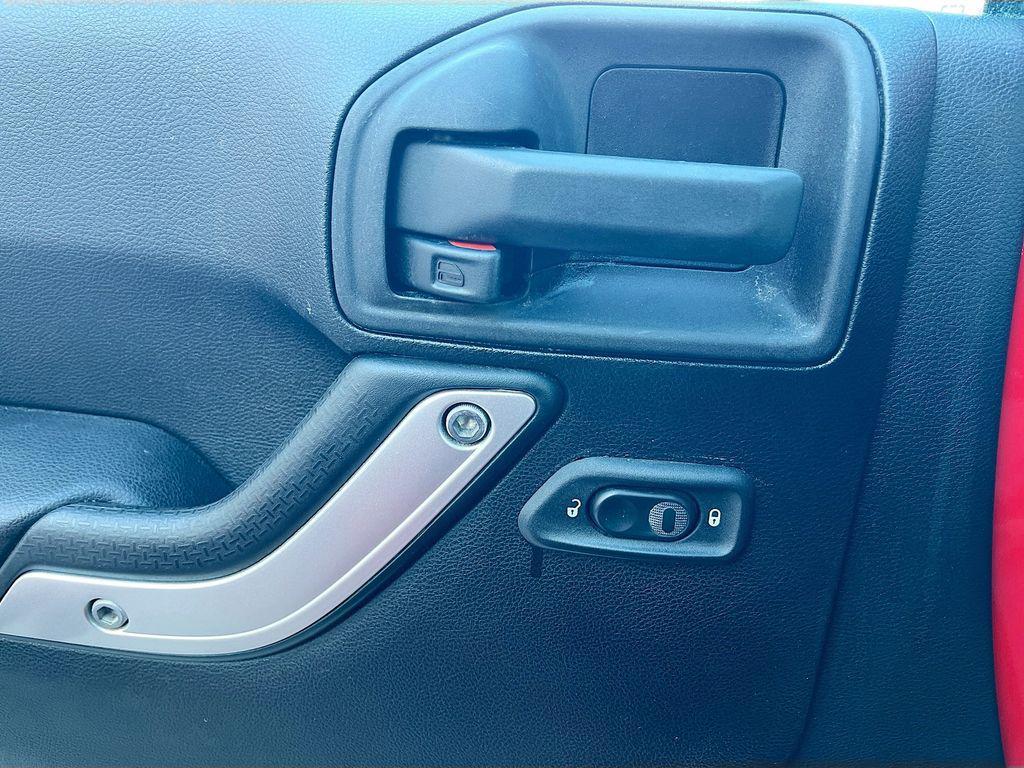 used 2015 Jeep Wrangler Unlimited car, priced at $14,400