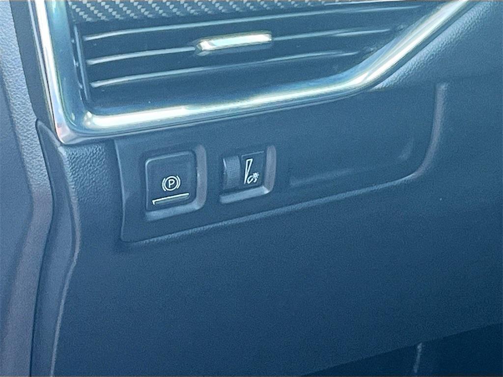 used 2021 Cadillac XT4 car, priced at $22,500