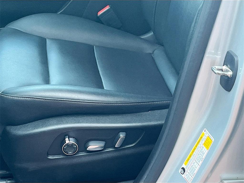 used 2021 Cadillac XT4 car, priced at $22,500