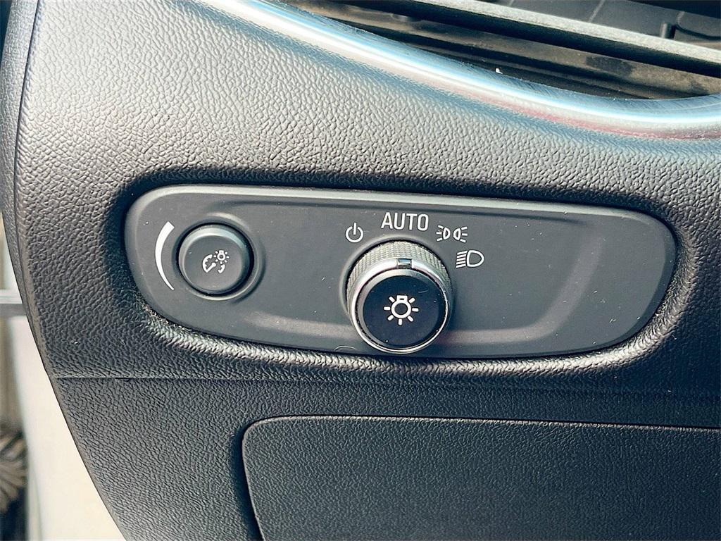 used 2017 Chevrolet Malibu car, priced at $10,400