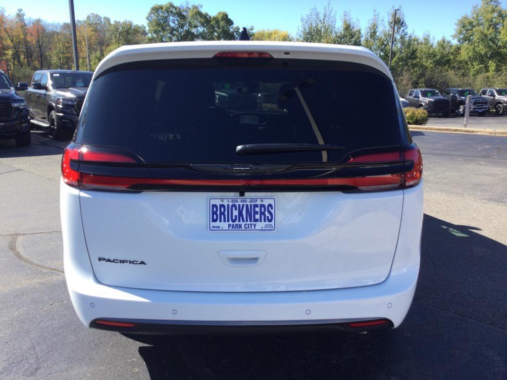 new 2026 Chrysler Pacifica car, priced at $43,565