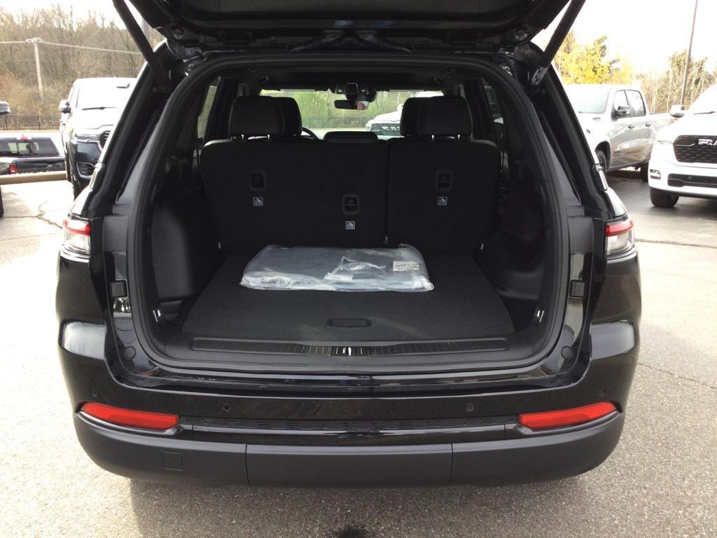 new 2025 Jeep Grand Cherokee car, priced at $44,975