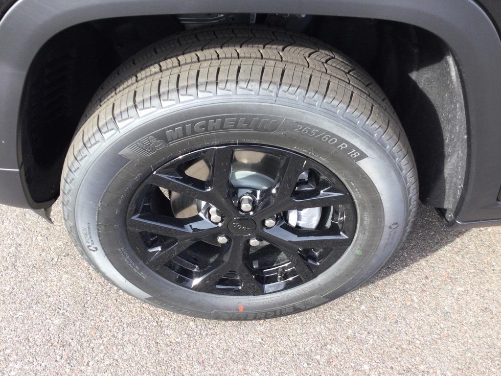 new 2025 Jeep Grand Cherokee car, priced at $44,975