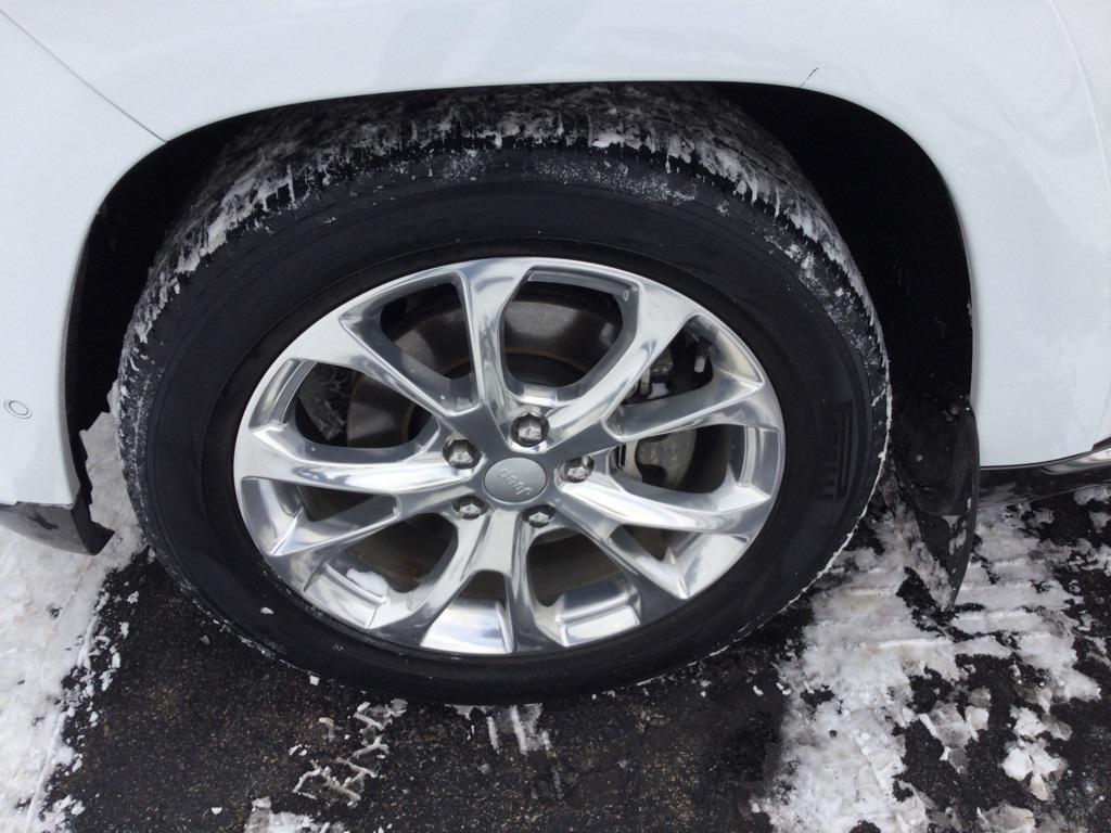 used 2021 Jeep Grand Cherokee car, priced at $31,590