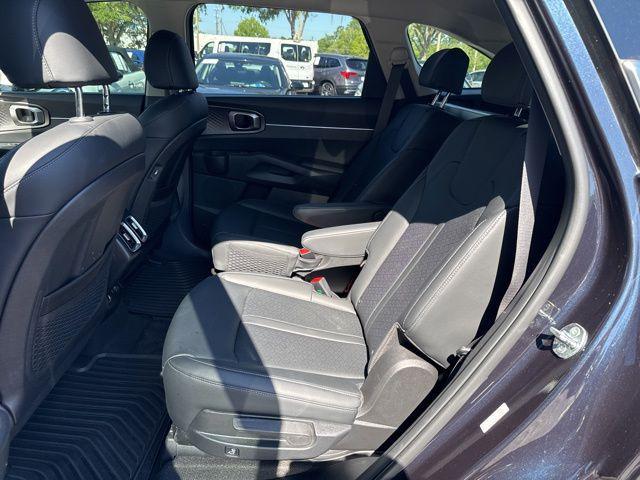used 2024 Kia Sorento Hybrid car, priced at $28,955