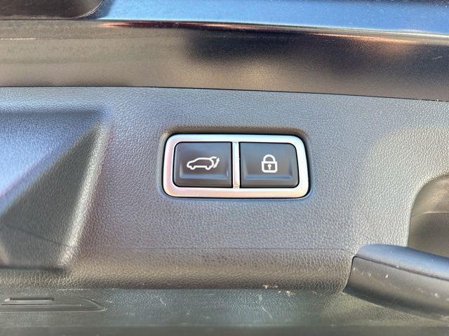 used 2024 Kia Sorento Hybrid car, priced at $28,955