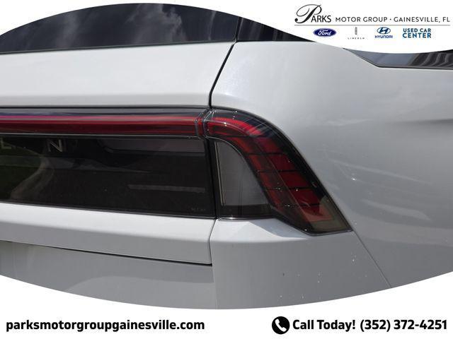 new 2025 Lincoln Navigator car, priced at $99,240