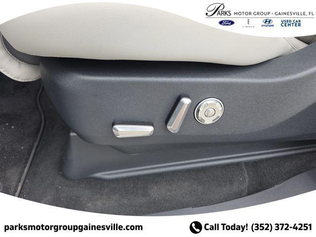 new 2025 Lincoln Navigator car, priced at $99,240