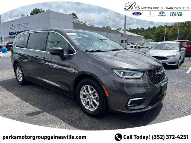 used 2023 Chrysler Pacifica car, priced at $24,722