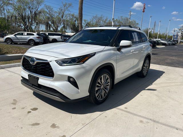 used 2022 Toyota Highlander Hybrid car, priced at $36,853
