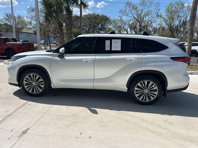 used 2022 Toyota Highlander Hybrid car, priced at $36,853