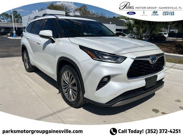 used 2022 Toyota Highlander Hybrid car, priced at $36,853