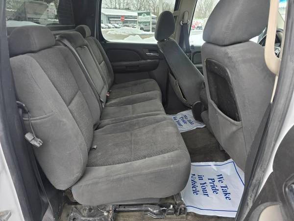 used 2007 Chevrolet Avalanche car, priced at $5,999