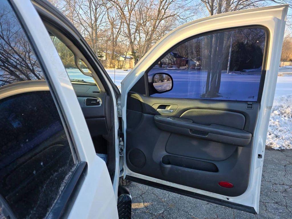 used 2007 Chevrolet Avalanche car, priced at $5,999