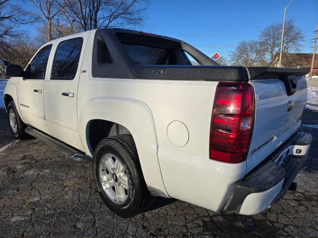 used 2007 Chevrolet Avalanche car, priced at $5,999