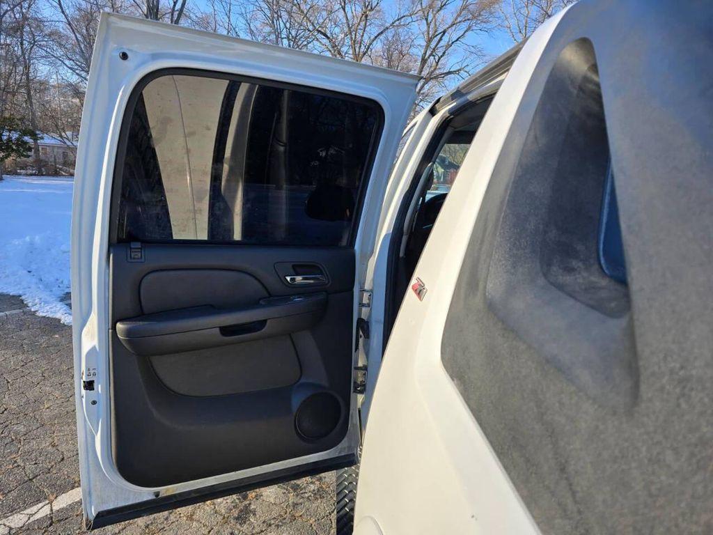 used 2007 Chevrolet Avalanche car, priced at $5,999