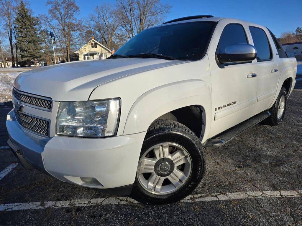 used 2007 Chevrolet Avalanche car, priced at $5,999