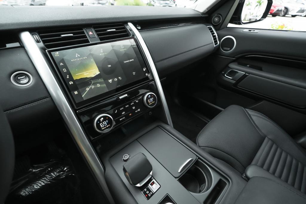 used 2024 Land Rover Discovery car, priced at $41,998