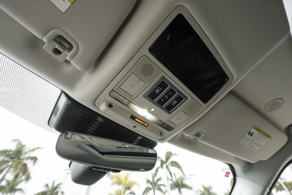 used 2024 Land Rover Discovery car, priced at $41,998