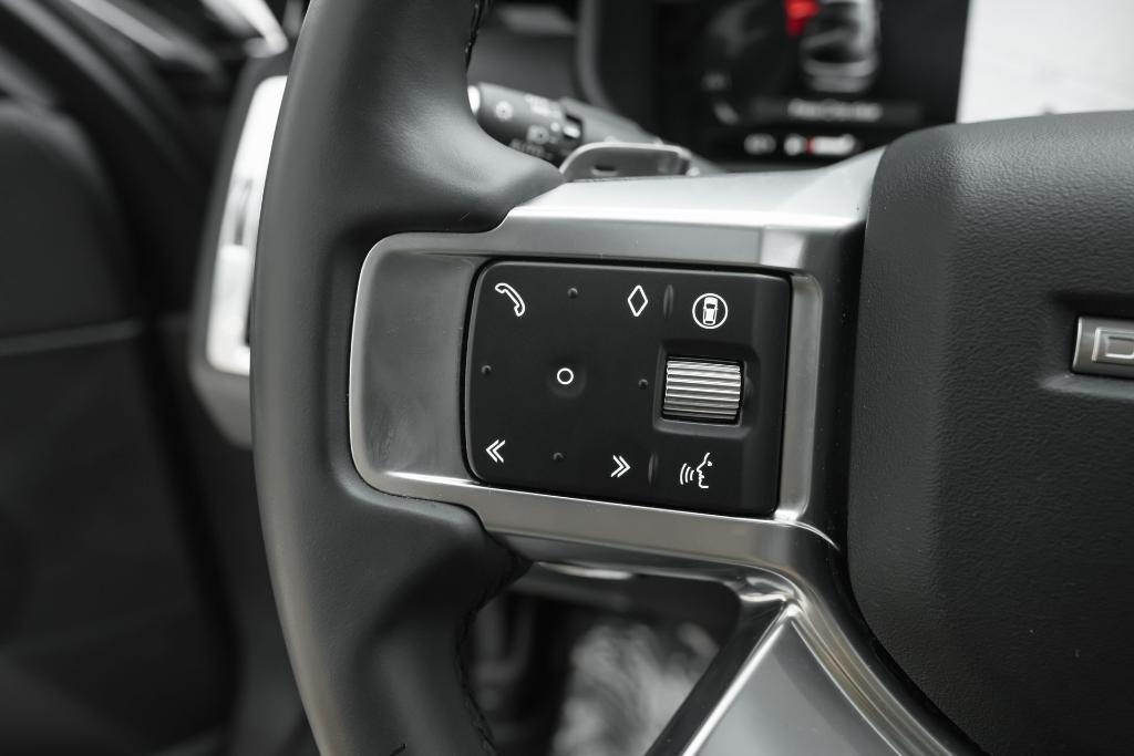 used 2024 Land Rover Discovery car, priced at $41,998