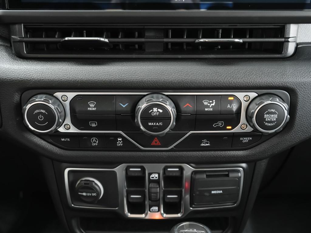 used 2024 Jeep Gladiator car, priced at $35,697