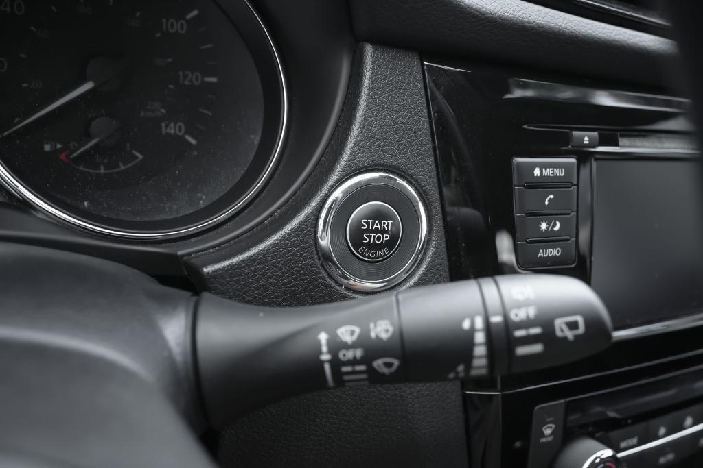 used 2020 Nissan Rogue Sport car, priced at $13,800