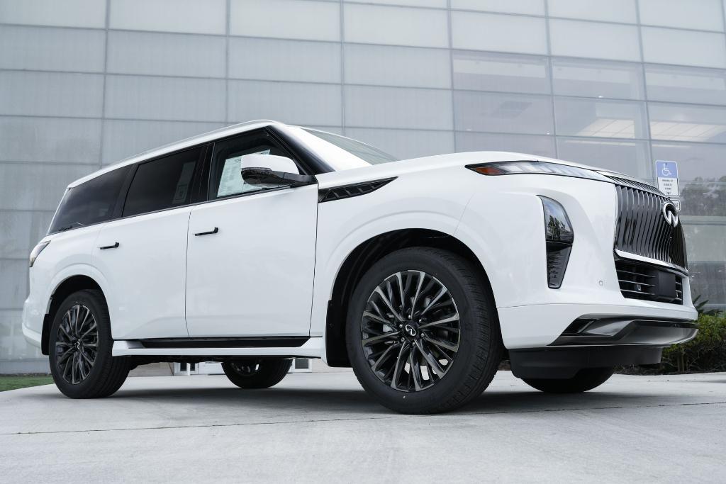 new 2026 INFINITI QX80 car, priced at $100,860