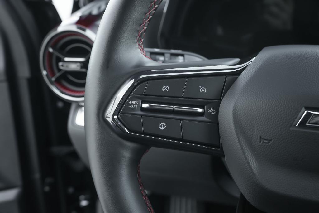 used 2025 Chevrolet Equinox car, priced at $28,495