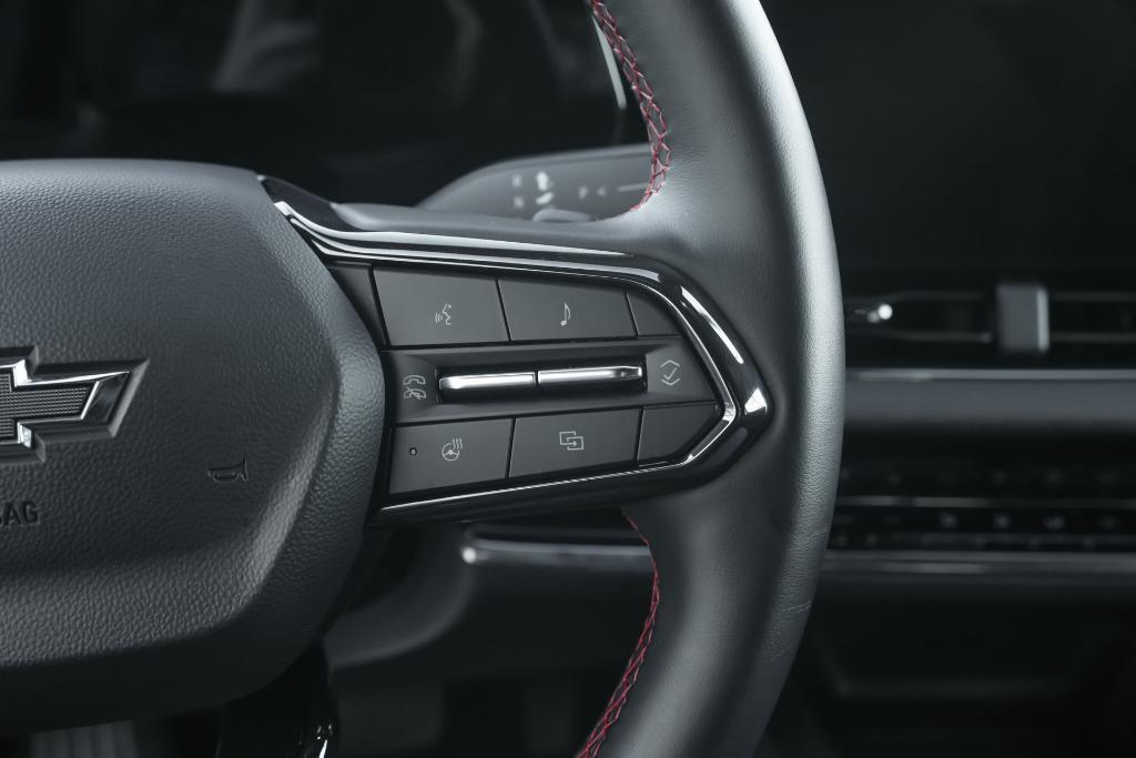 used 2025 Chevrolet Equinox car, priced at $28,495