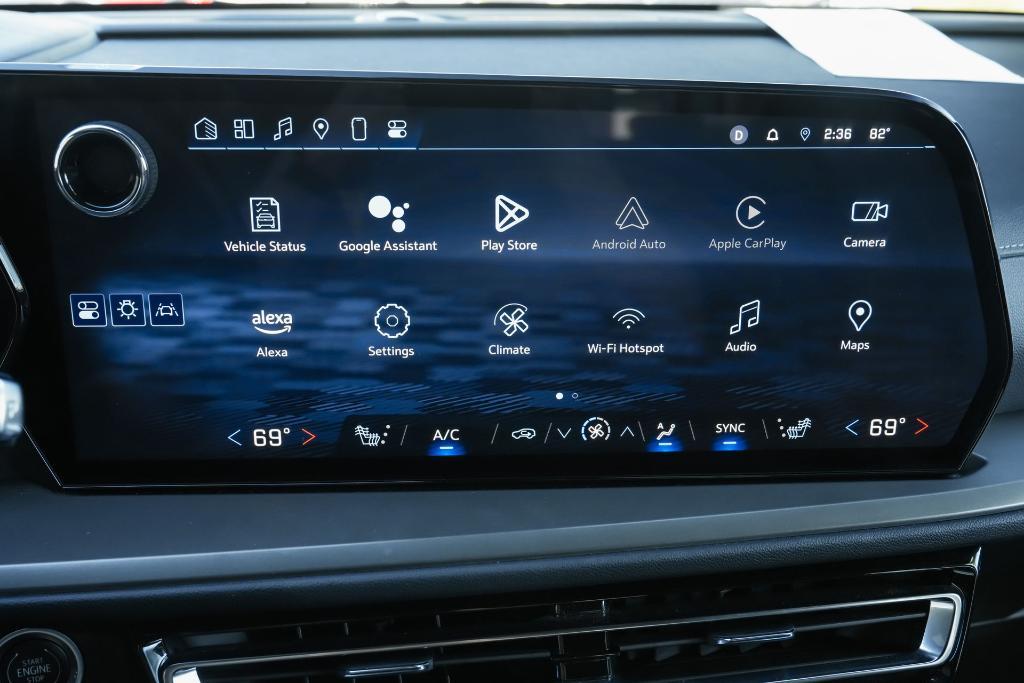 used 2024 Chevrolet Traverse car, priced at $33,352