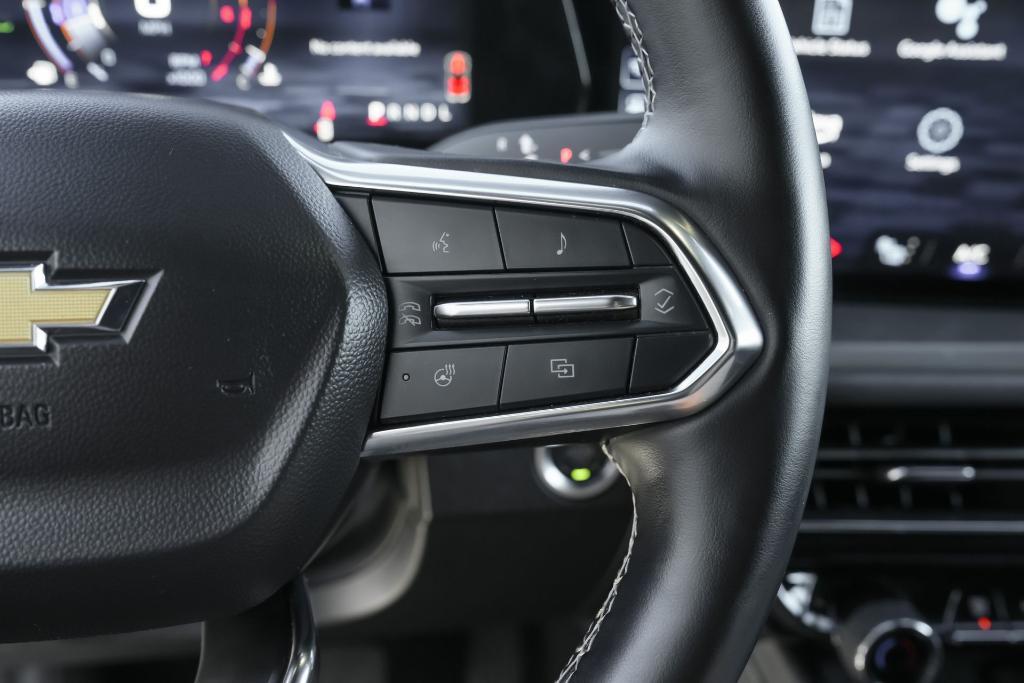 used 2024 Chevrolet Traverse car, priced at $33,352