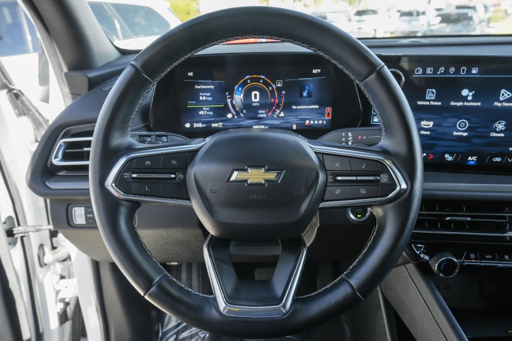 used 2024 Chevrolet Traverse car, priced at $33,352