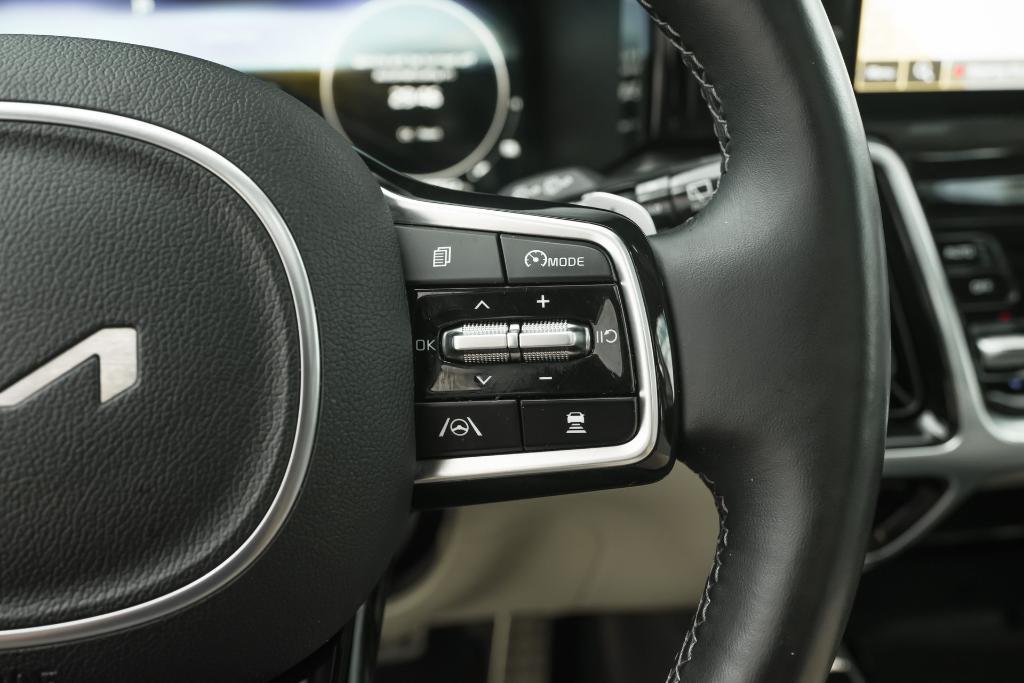 used 2023 Kia Sorento Plug-In Hybrid car, priced at $27,900