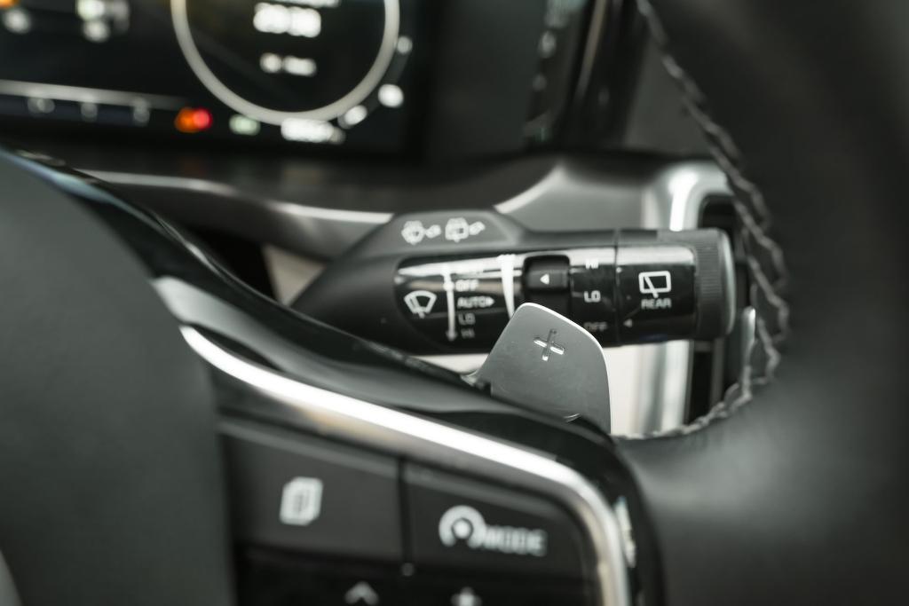 used 2023 Kia Sorento Plug-In Hybrid car, priced at $27,900