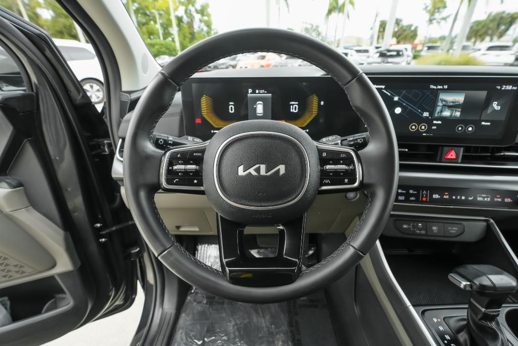 used 2025 Kia Carnival car, priced at $34,995