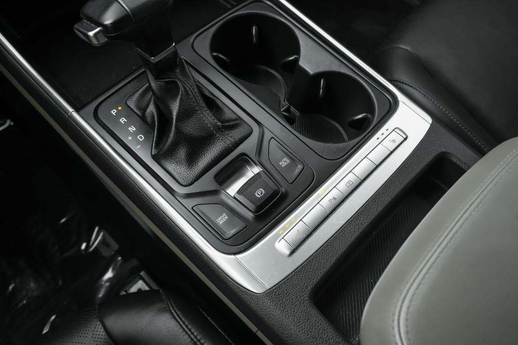 used 2025 Kia Carnival car, priced at $34,995