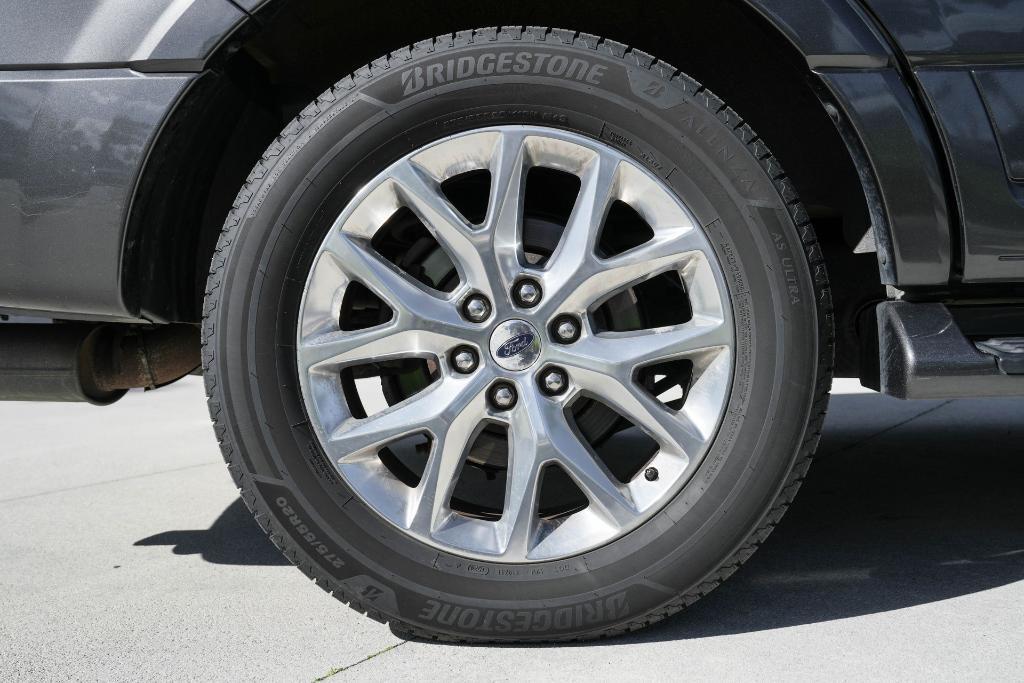 used 2017 Ford Expedition car, priced at $12,995