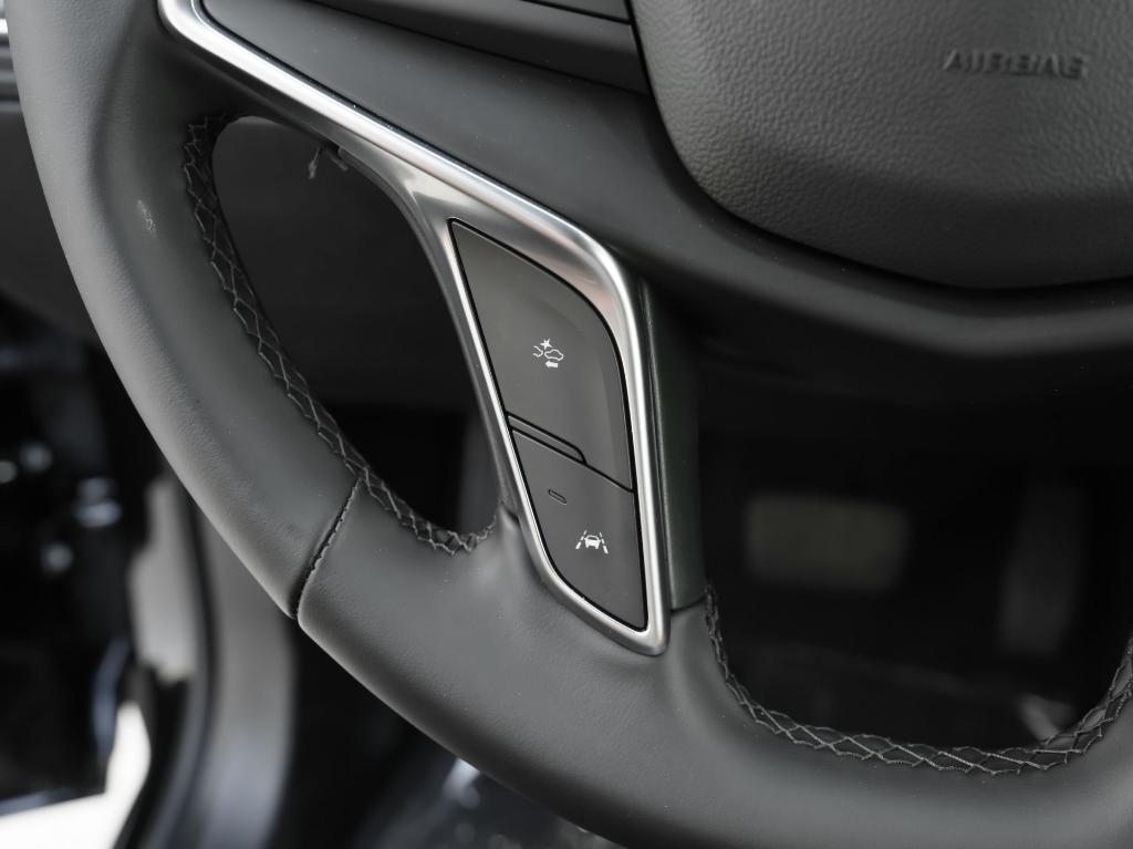 used 2025 Cadillac XT5 car, priced at $36,497