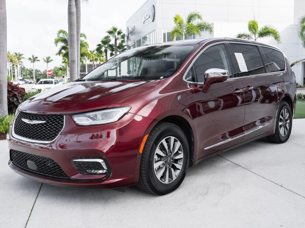 used 2022 Chrysler Pacifica Hybrid car, priced at $22,897