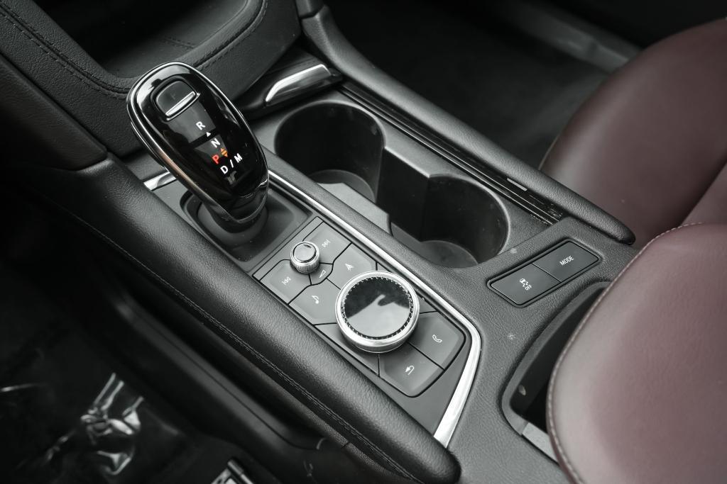 used 2024 Cadillac XT6 car, priced at $46,000