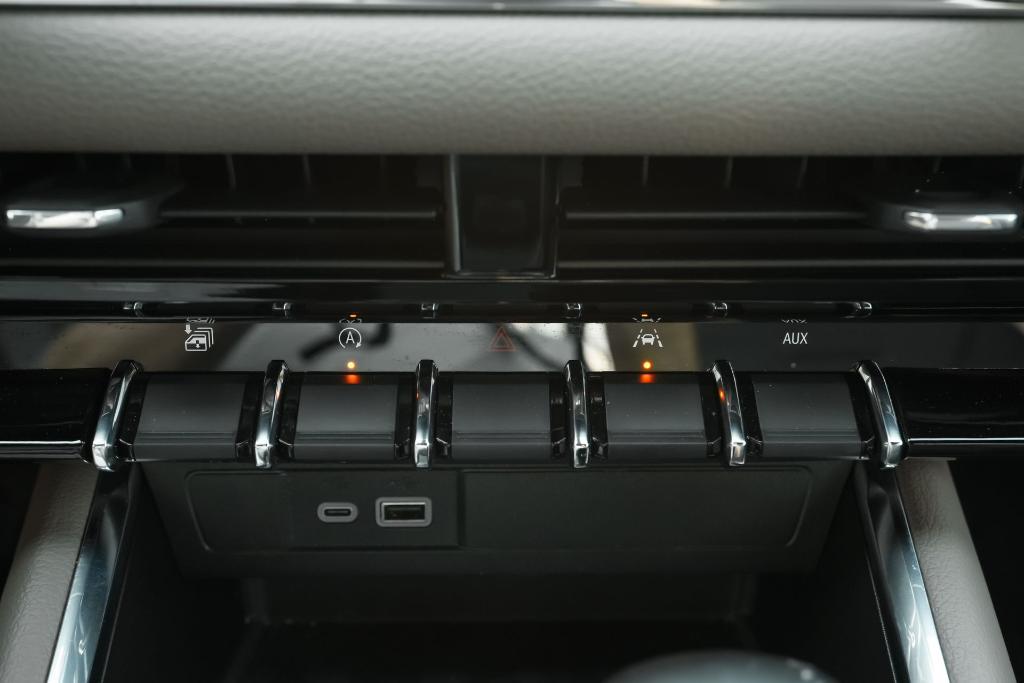 used 2024 GMC Canyon car, priced at $42,900