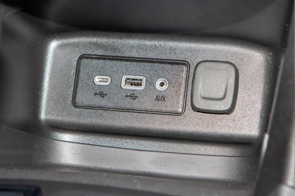 used 2023 Chevrolet Equinox car, priced at $19,588