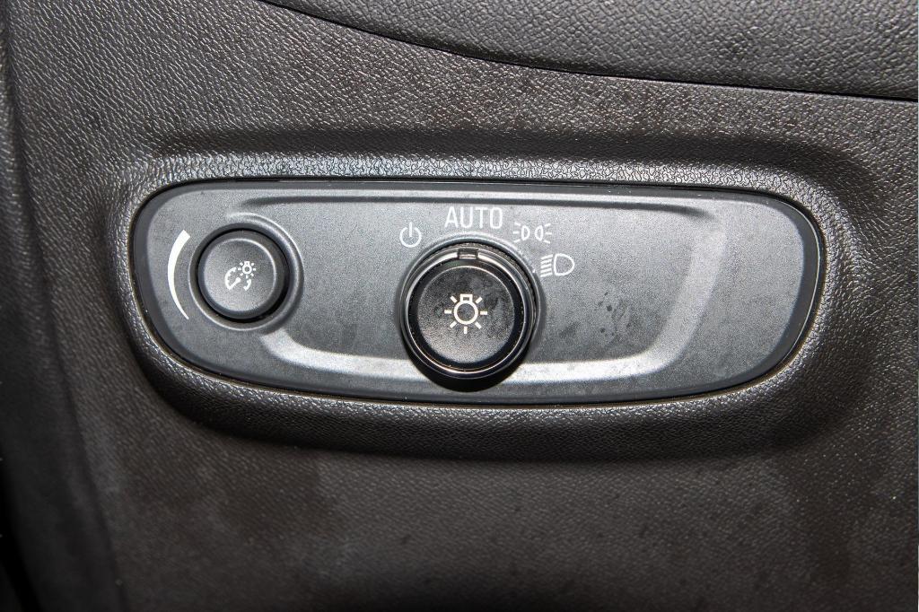 used 2023 Chevrolet Equinox car, priced at $19,588