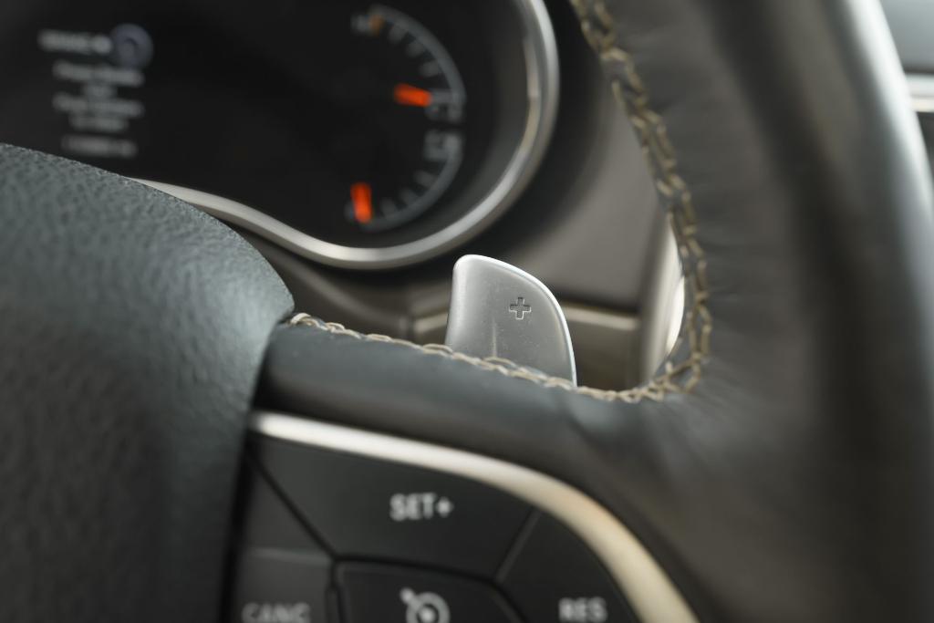 used 2017 Jeep Grand Cherokee car, priced at $13,750